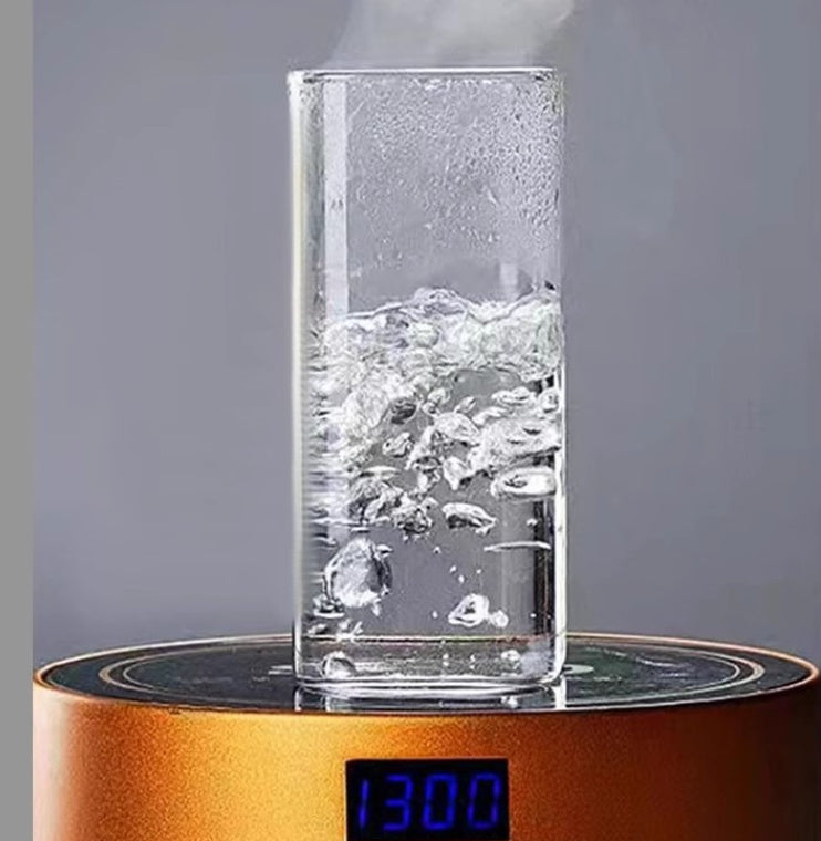 Tasse carrée transparente avec paille